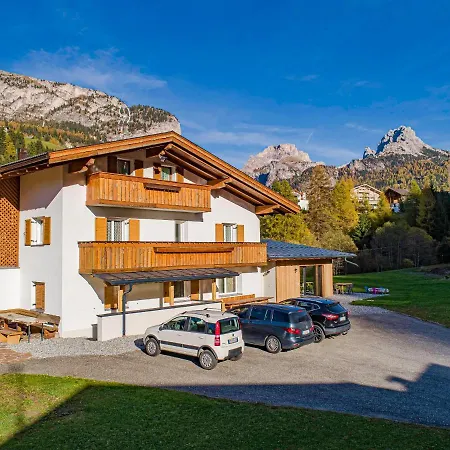 Dumbria Dolomites Apartment Wolkenstein in Gröden